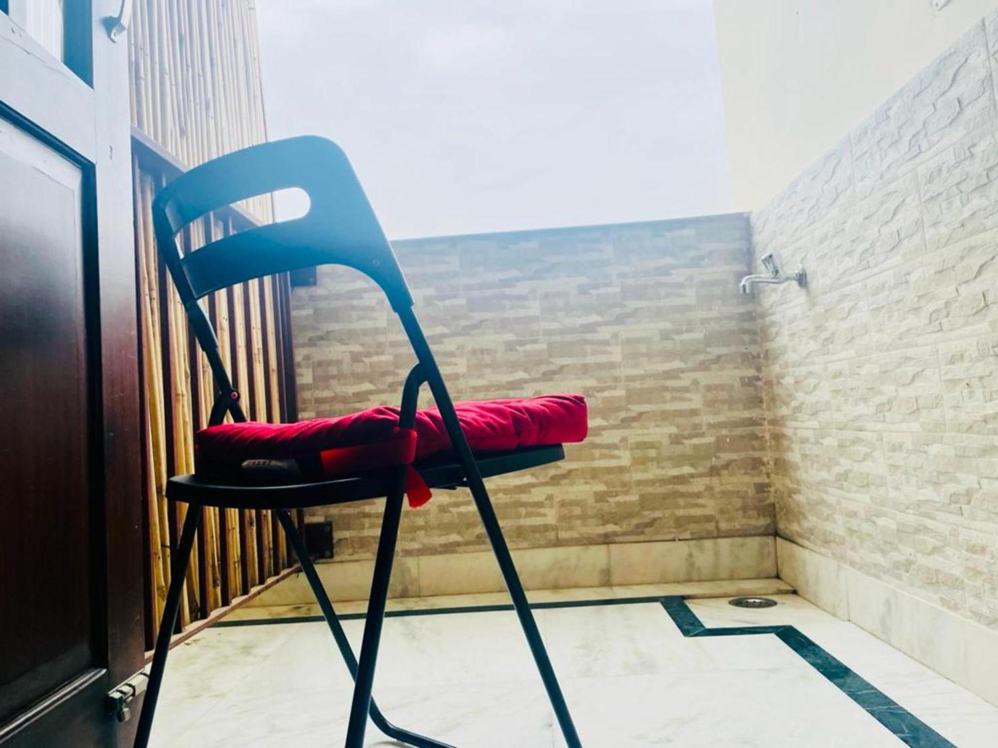 Bluo Studio5 Golf Course Road - Gym, Terrace Garden Gurgaon Bagian luar foto